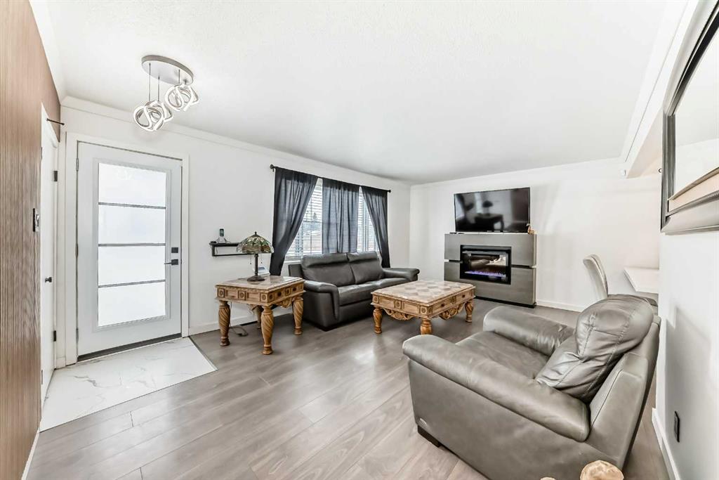 Picture for 4117 45 Street 