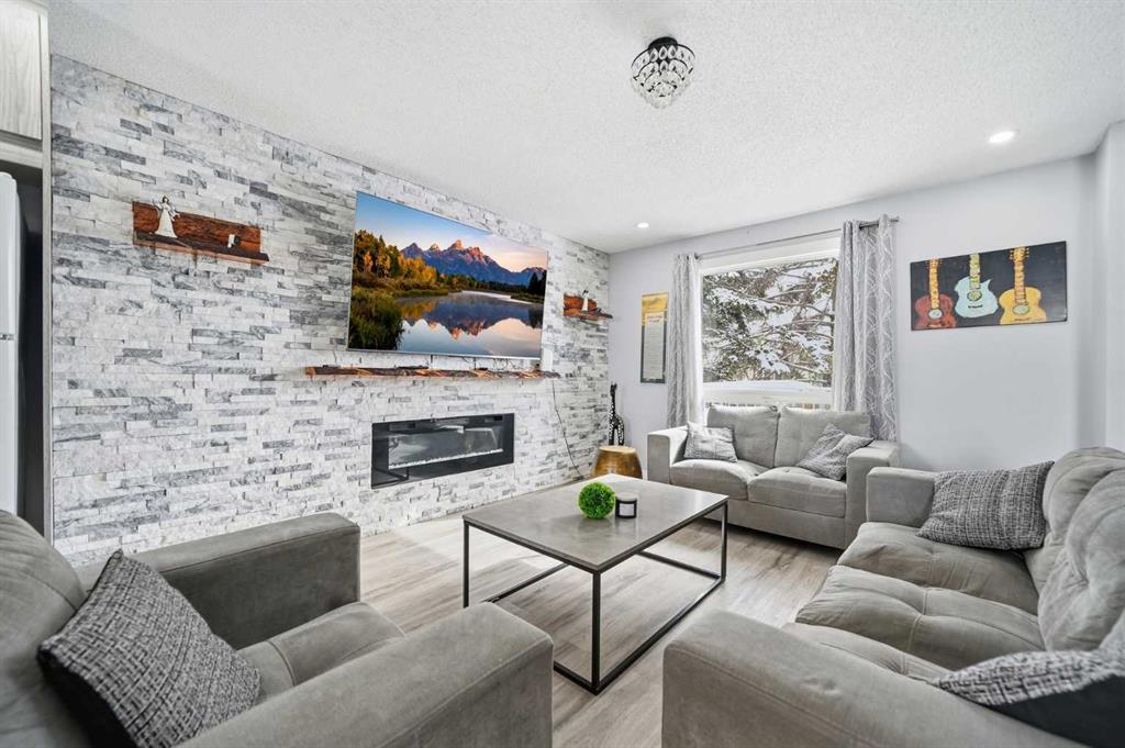 Picture for 72 Falchurch Road NE