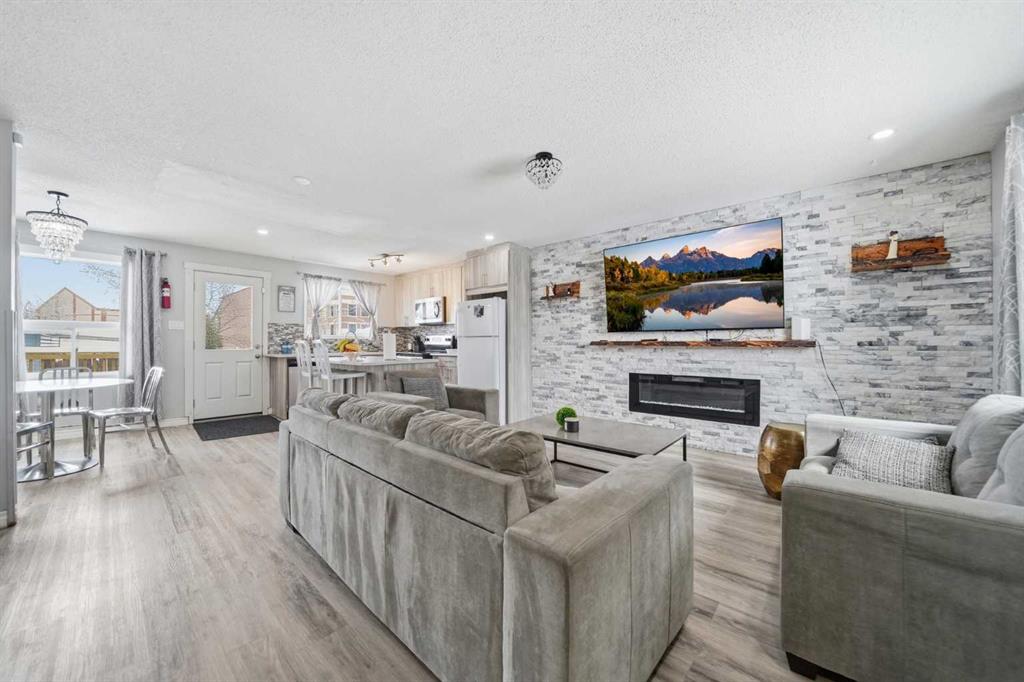 Picture for 72 Falchurch Road NE