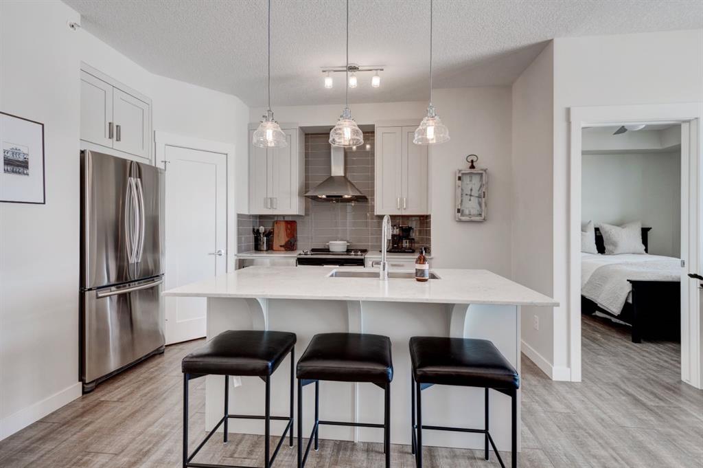 Picture for 421, 10 Walgrove  SE