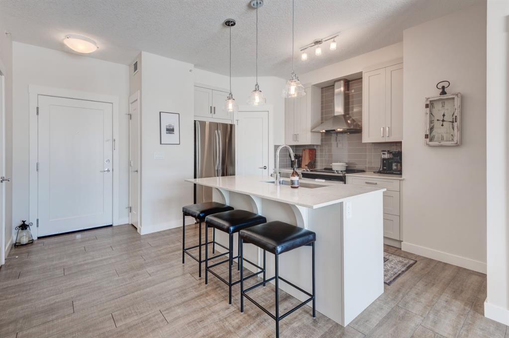 Picture for 421, 10 Walgrove  SE