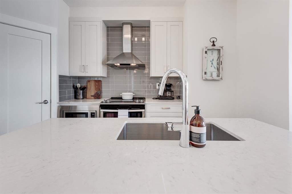 Picture for 421, 10 Walgrove  SE