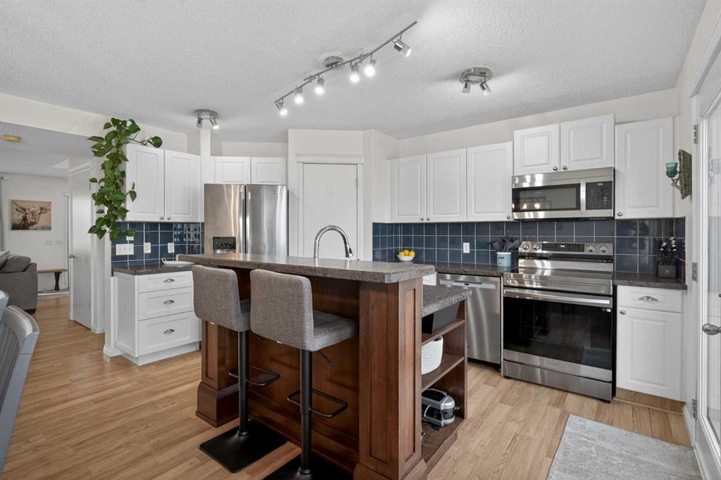 Picture for 54 Tuscany Valley Rise NW