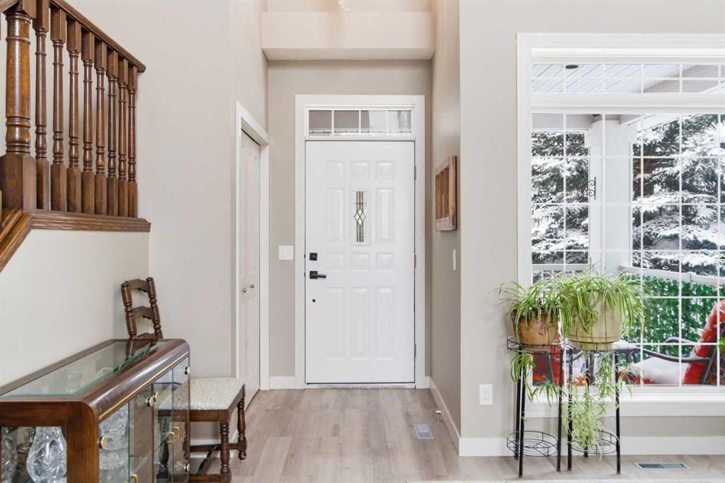 Picture for 206 Sierra Nevada Close SW