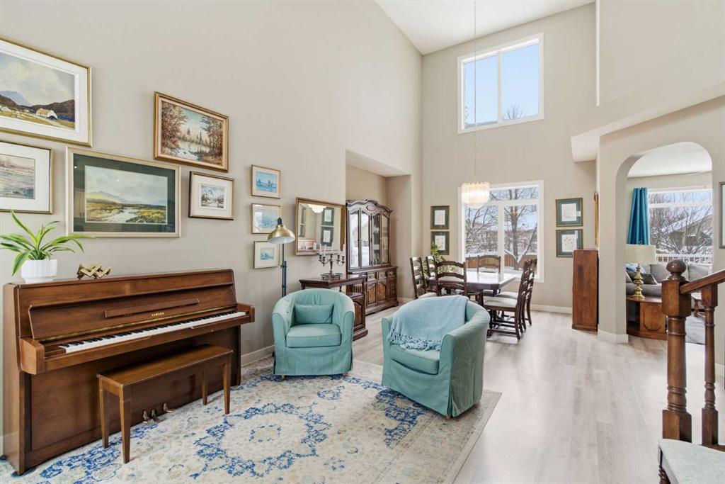 Picture for 206 Sierra Nevada Close SW