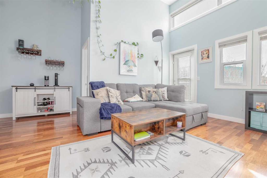 Picture for 402, 1828 14 Street SW