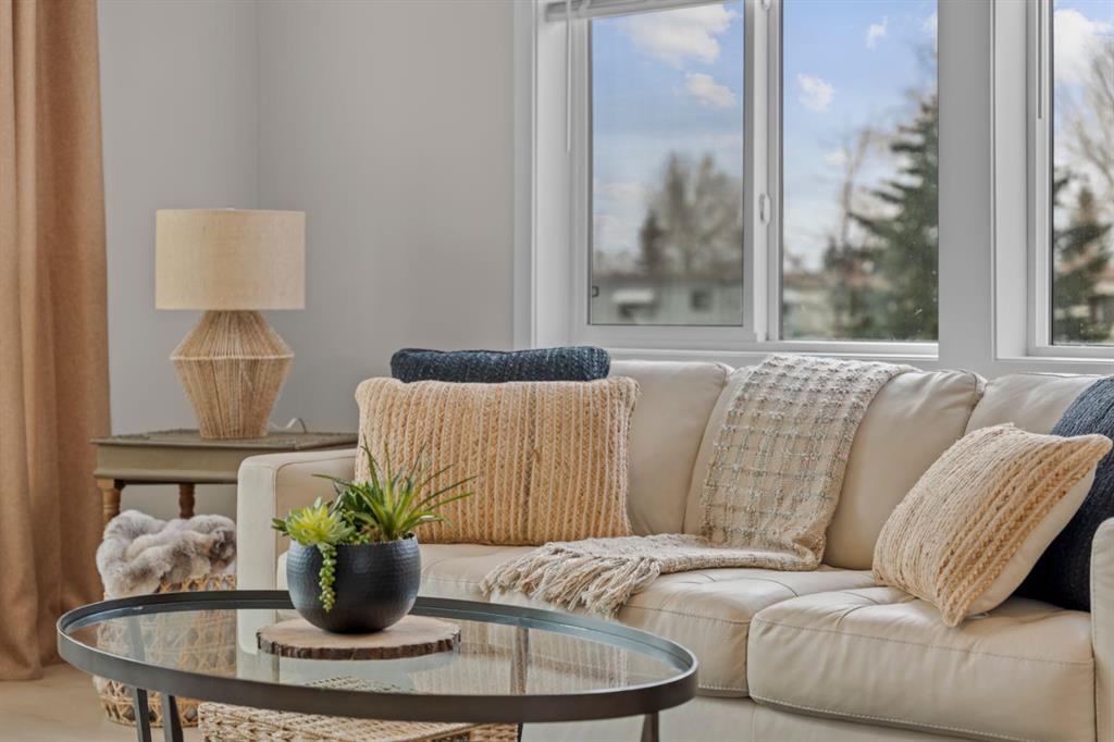 Picture for 245, 99 Arbour Lake Road NW