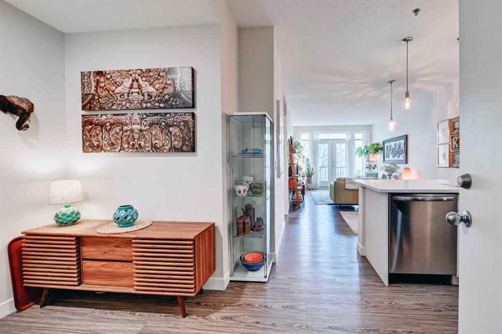 Picture for 305, 1000 15 Avenue SW