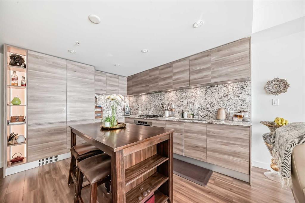 Picture for 2205, 310 12 Avenue SW