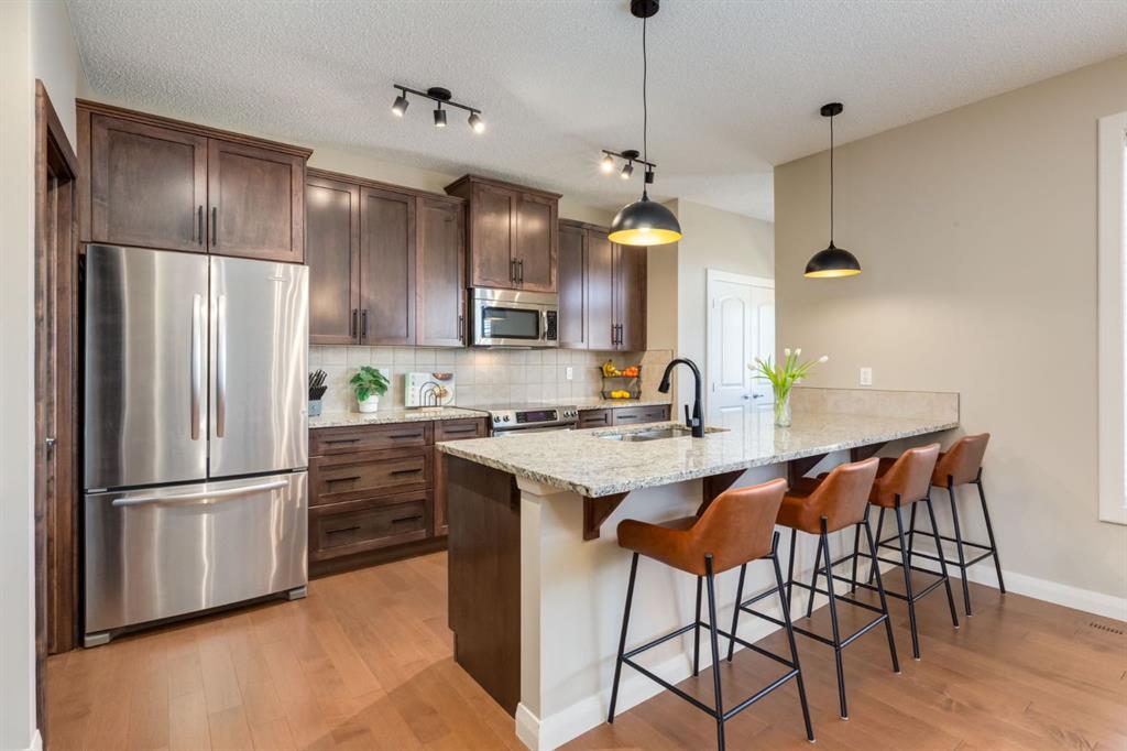 Picture for 380 Evanspark Gardens NW