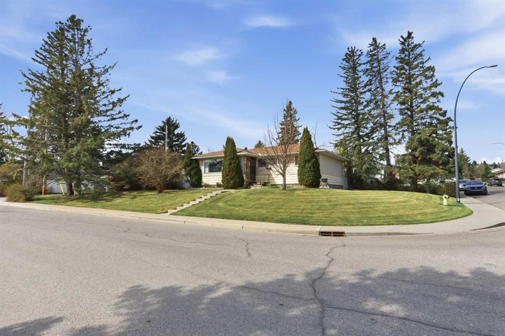 Picture for 6215 Thorncliffe Drive NW