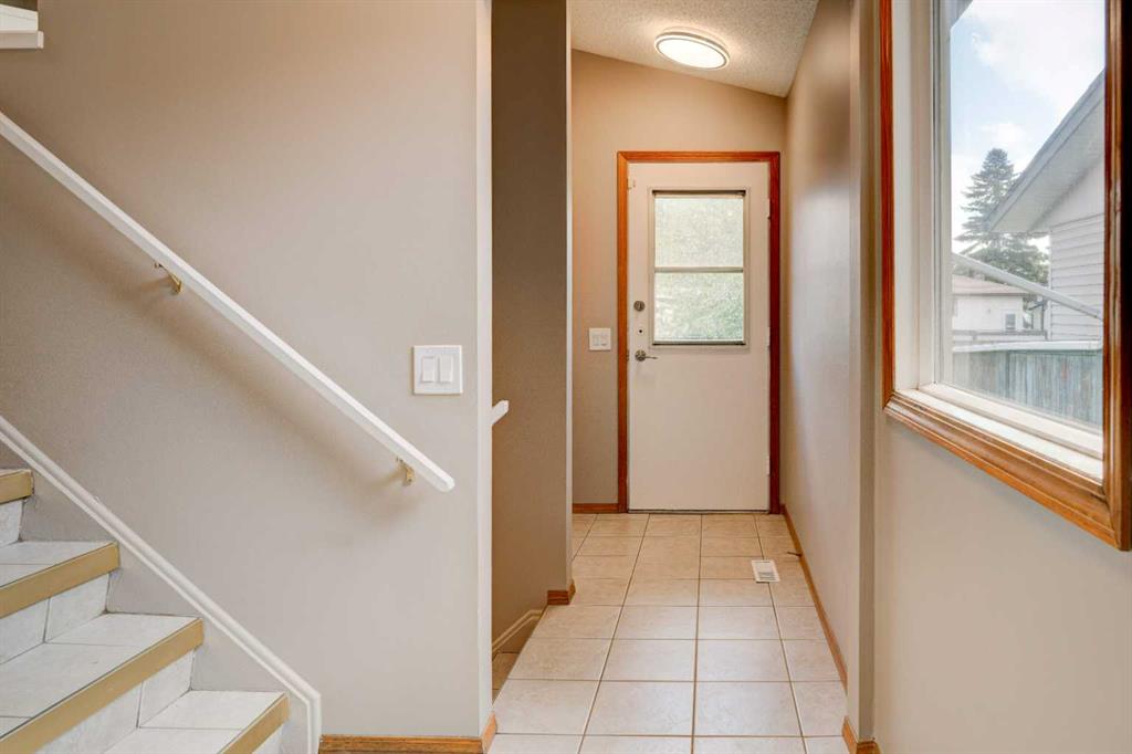 Picture for 27 Dovely Way SE