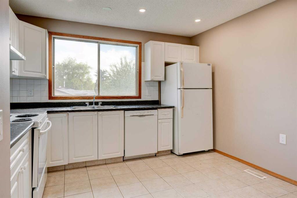 Picture for 27 Dovely Way SE