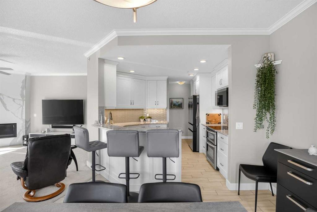 Picture for 202, 200 Patina Court SW