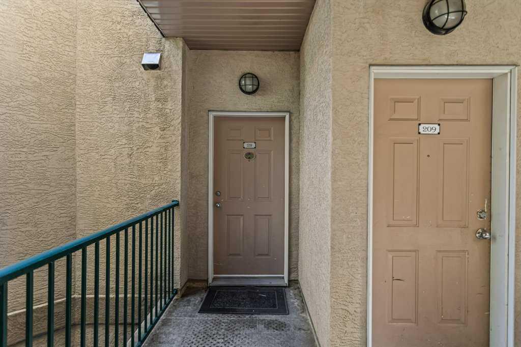 Picture for 211, 176 Kananaskis Way 