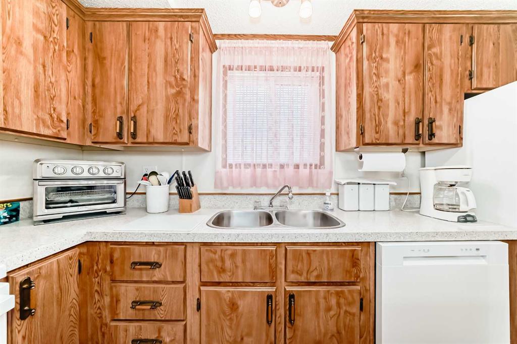Picture for 138, 99 Arbour Lake Road NW