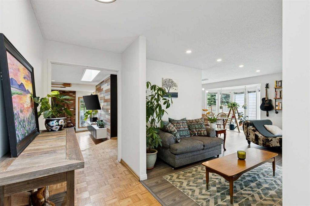Picture for 119 Dalhurst Way NW