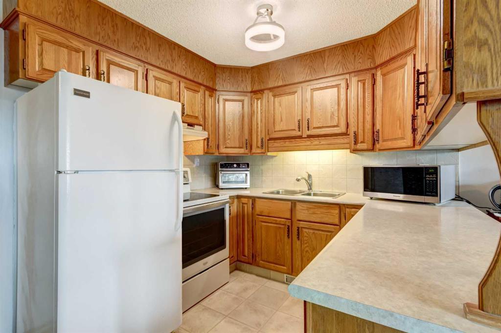 Picture for 30, 118 Strathcona Road SW