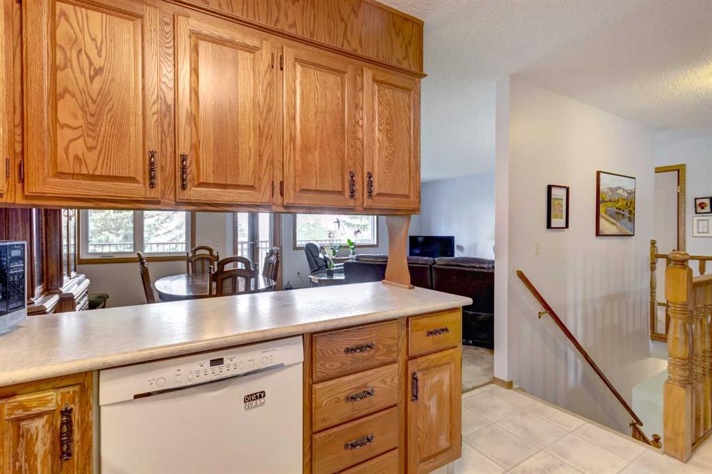 Picture for 30, 118 Strathcona Road SW