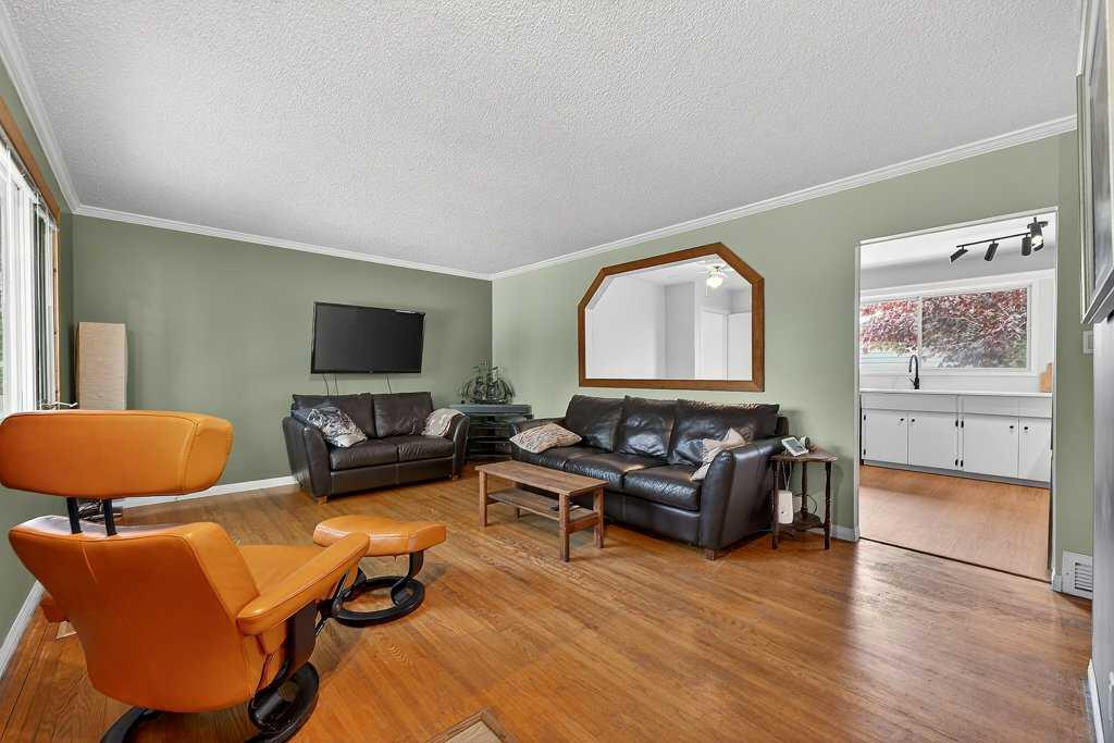 Picture for 1632 Robson Crescent SE