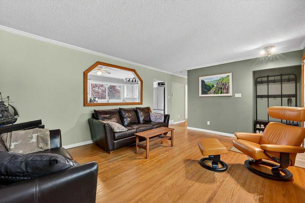 Picture for 1632 Robson Crescent SE