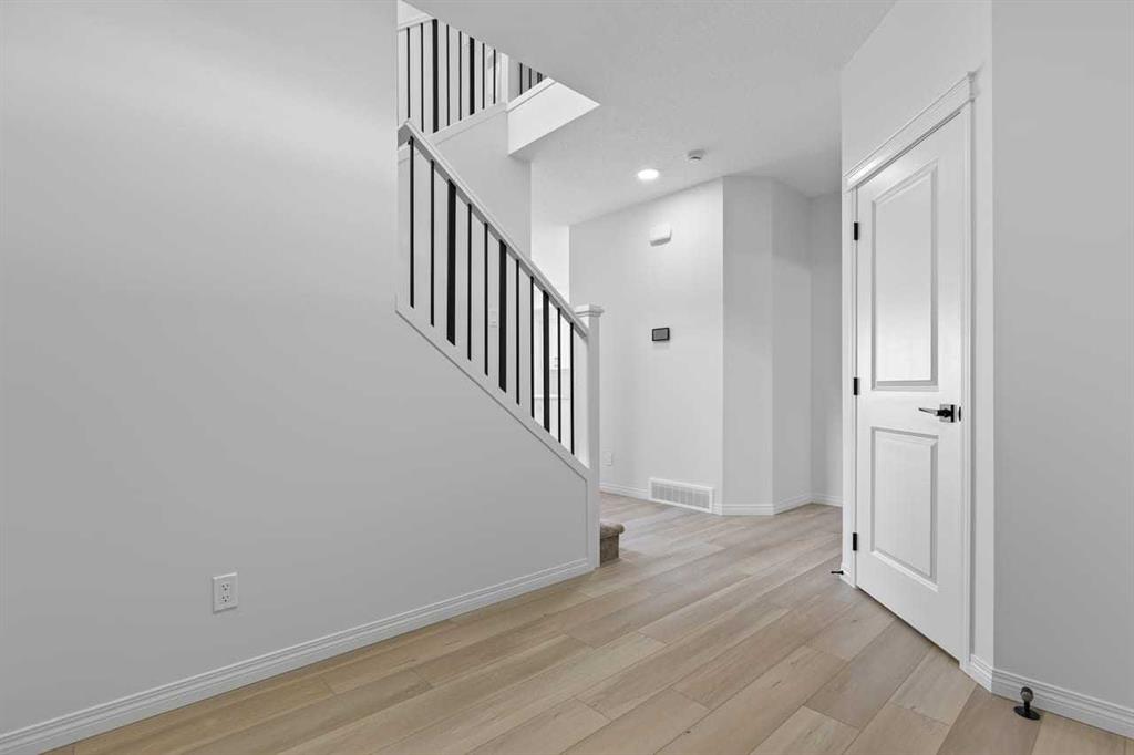 Picture for 138 Corner Glen Square NE