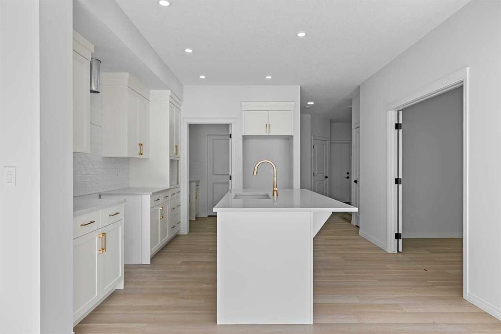 Picture for 138 Corner Glen Square NE