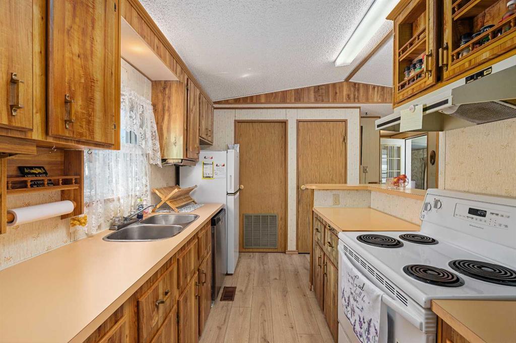 Picture for 71, 99 Arbour Lake Road NW