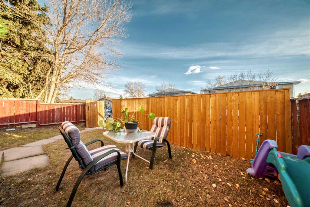 Picture for 3, 103 Pinehill Place NE