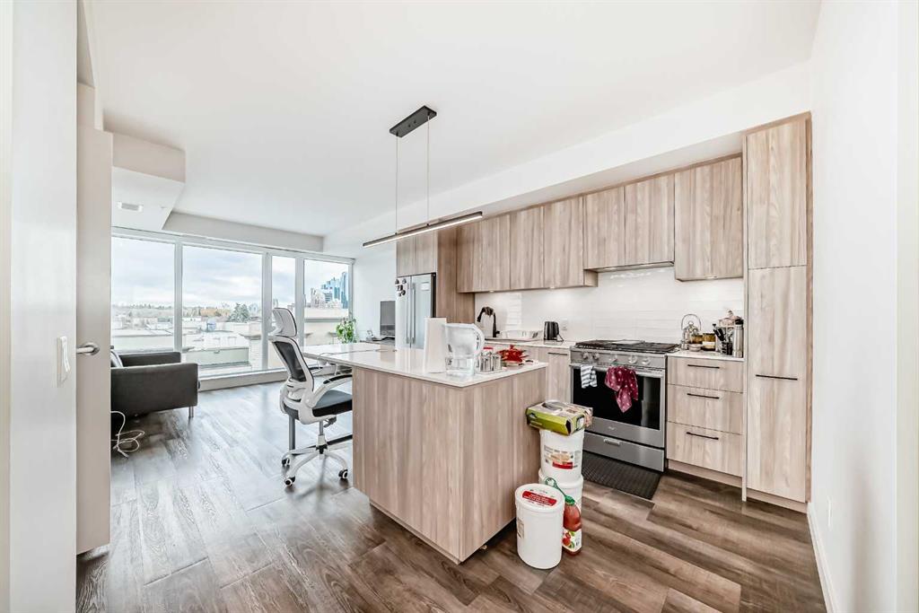 Picture for 406, 1107 Gladstone Road NW