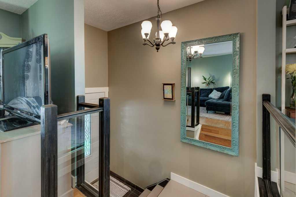 Picture for 39 Shawglen Place SW