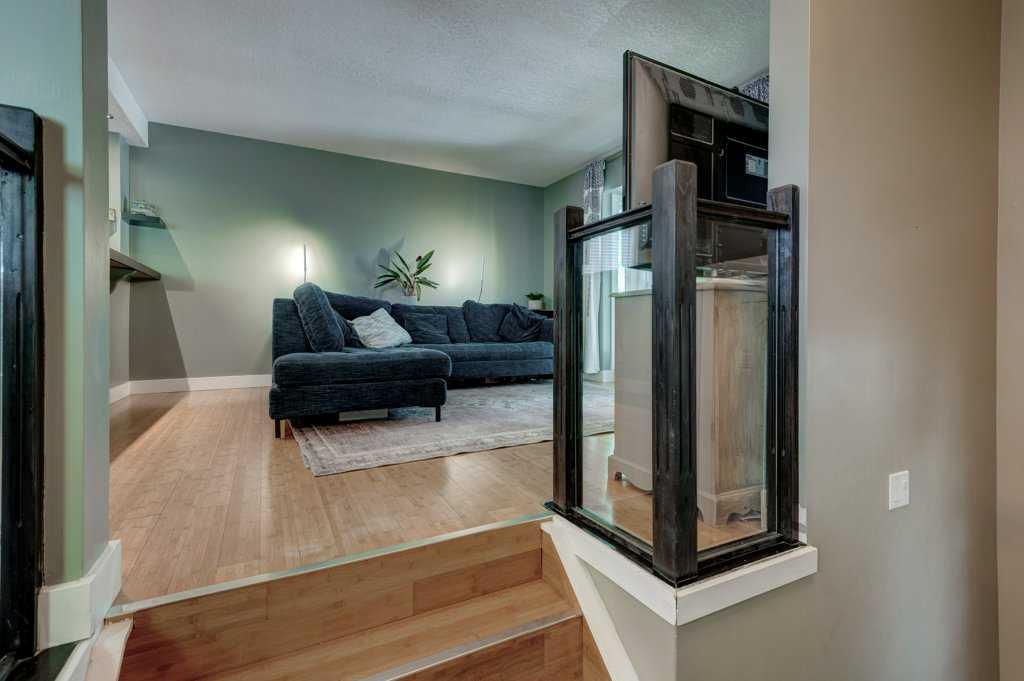 Picture for 39 Shawglen Place SW