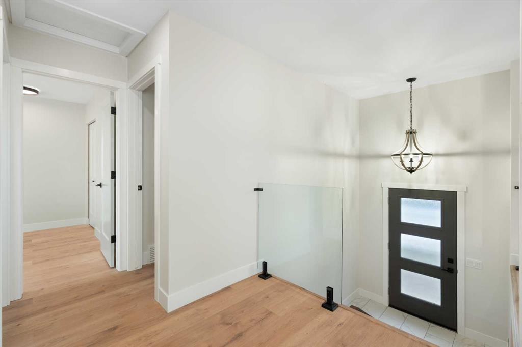 Picture for 45 Alpine Crescent SE