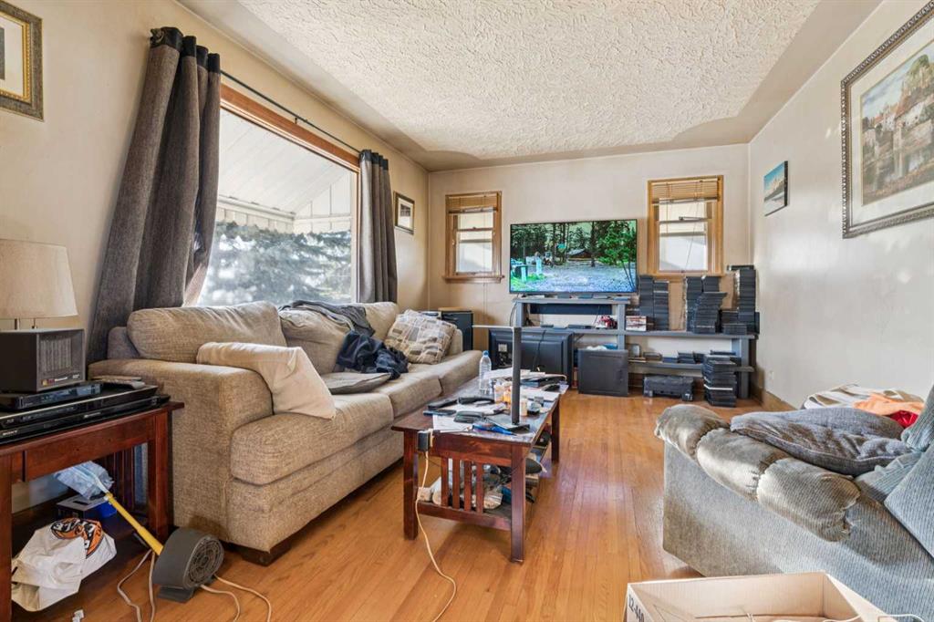 Picture for 450 34 Avenue NW