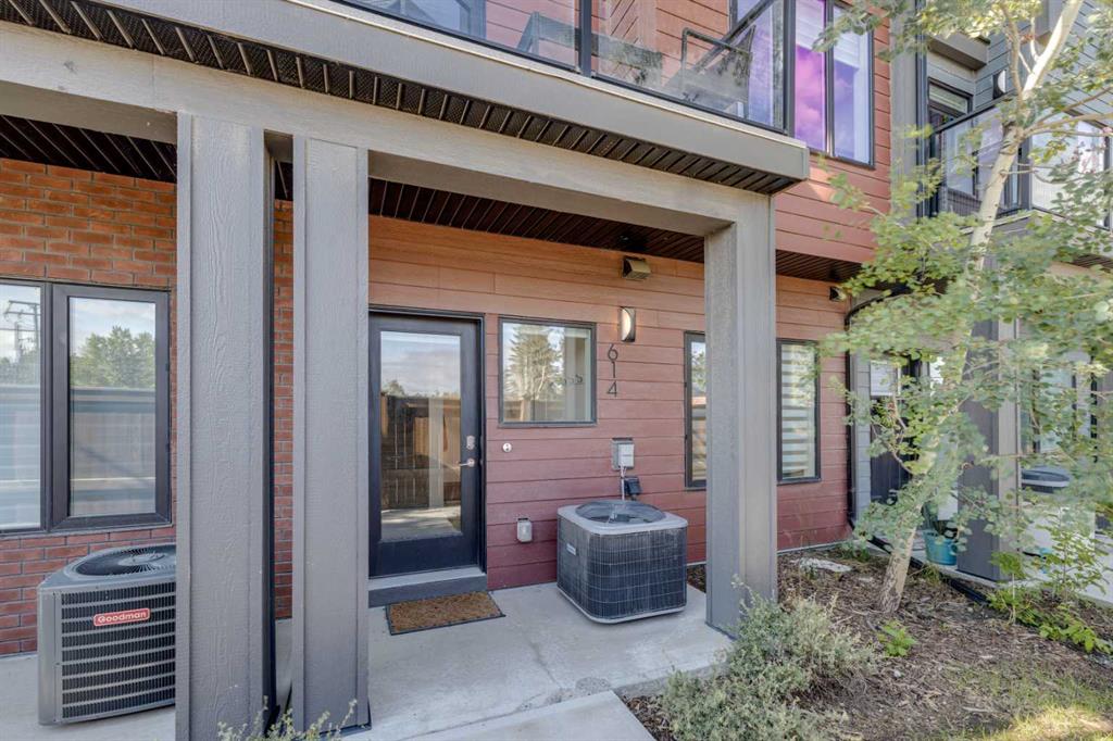 Picture for 614 Greenbriar Common NW