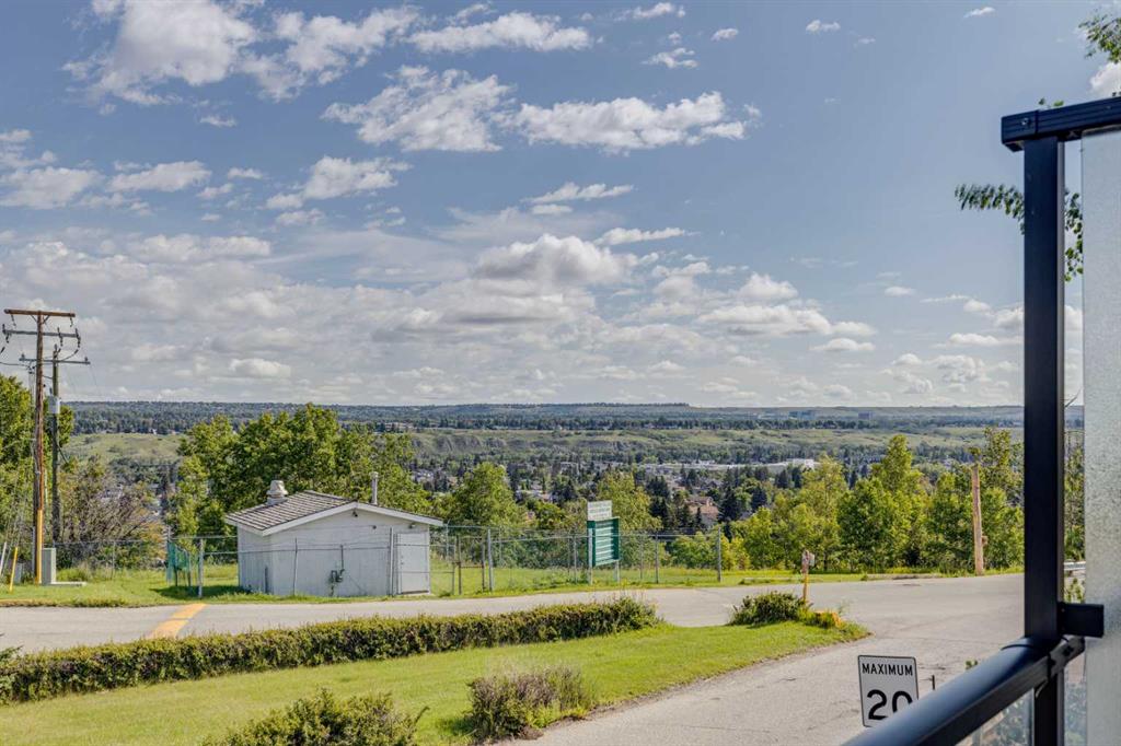 Picture for 614 Greenbriar Common NW