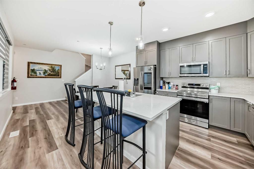 Picture for 630 148 Avenue NW