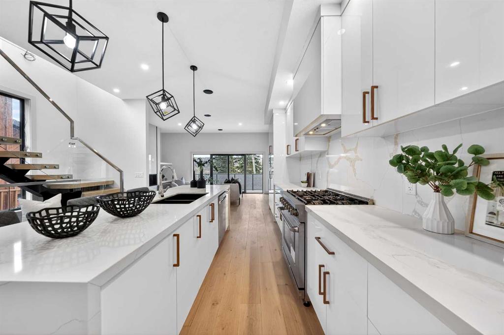 Picture for 5239 22 Avenue NW