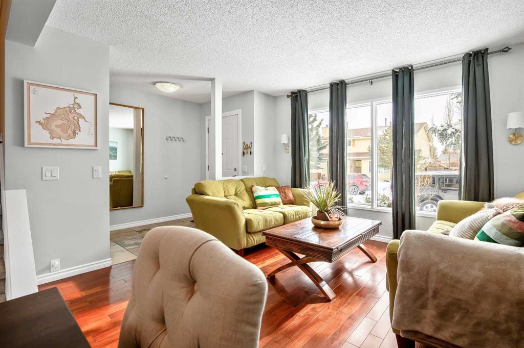 Picture for 71 Strathcona Crescent SW