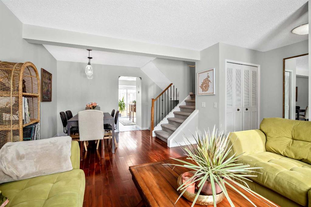 Picture for 71 Strathcona Crescent SW