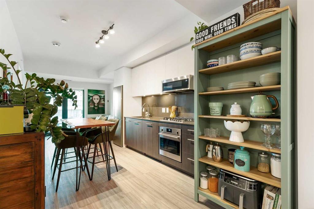 Picture for 210, 730 2 Avenue SW