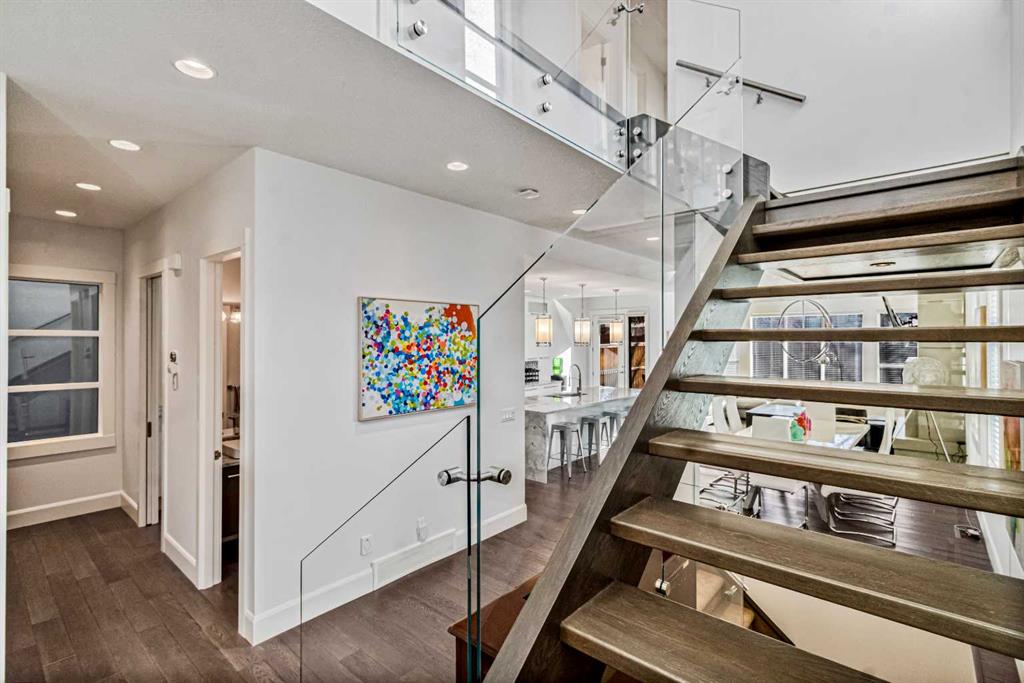 Picture for 405 29 Avenue NE