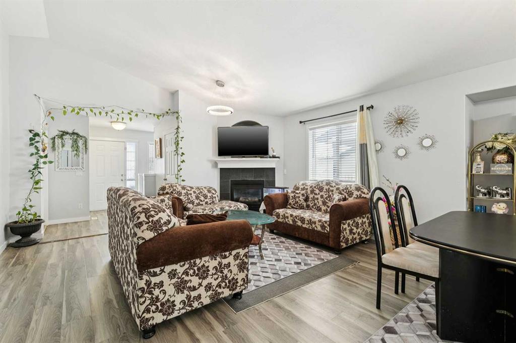 Picture for 38 Canoe Square SW