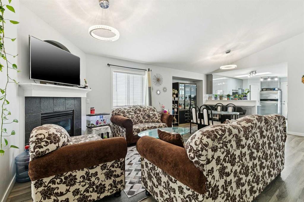 Picture for 38 Canoe Square SW