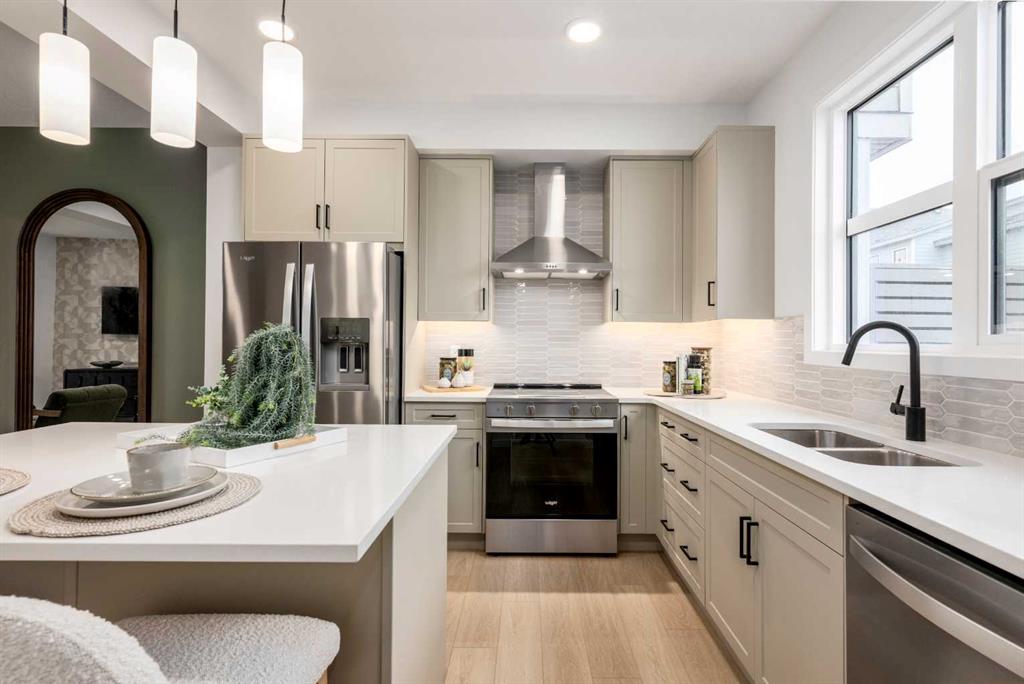 Picture for 305, 437 Alpine Avenue SW