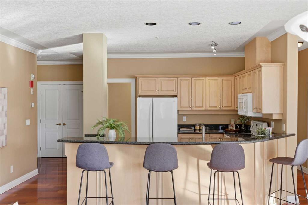 Picture for 203, 60 24 Avenue SW