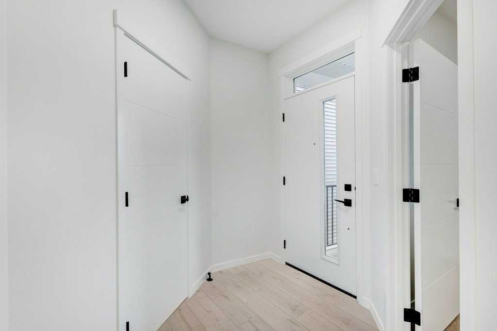 Picture for 370 Corner Glen Way NE