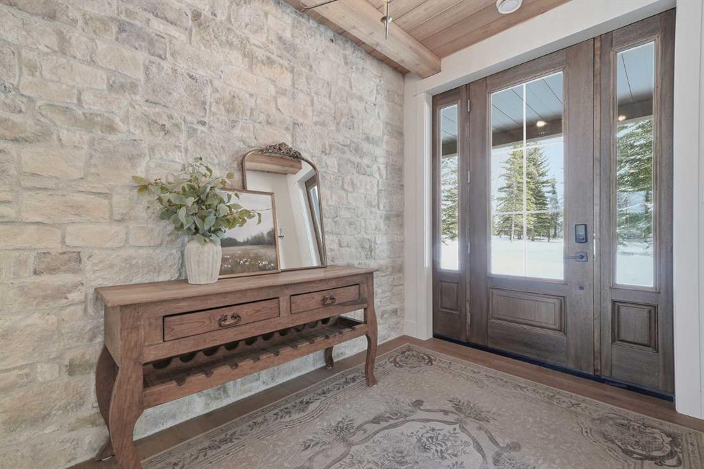 Picture for 322029 8 Street E