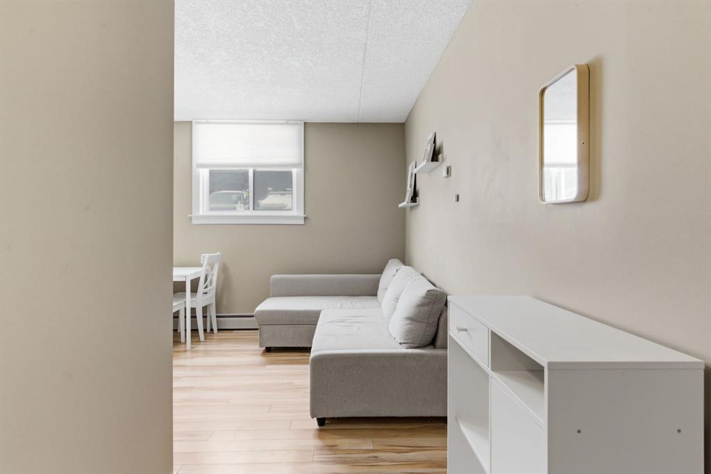 Picture for 103, 315 9A Street NW