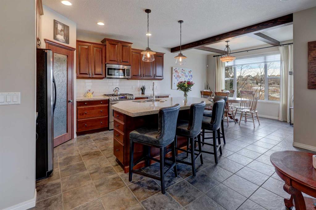 Picture for 110 Royal Oak View NW